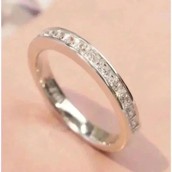Elegant Square Cut Rhinestone Ring Size 7 - Picture 1 of 5